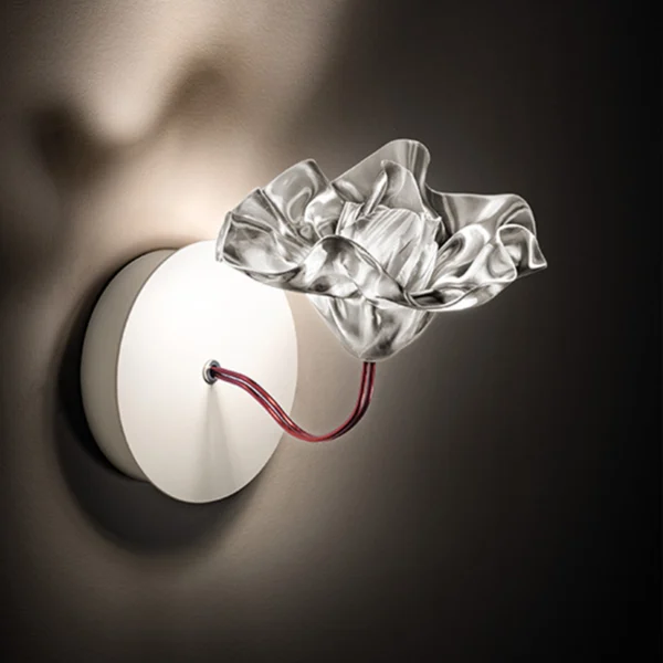 Italian Style Flower Art Wall Lamp Vintage Artistic Creative Designer Small Space Ambient Fixture for Bedroom Living Room